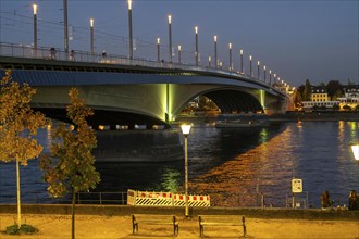 The Kennedy Bridge, the middle of Bonn's 3 Rhine bridges, connects the centre of Bonn and the Beuel