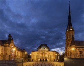 Sights on Theatre Square at night: Opera House, Petrikirche, Hotel Chemnitzer Hof in Bauhaus