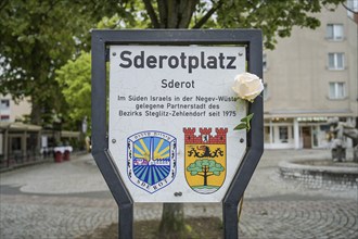 Flowers, Remembrance of Israel, Sderot Square, Zehlendorf, Steglitz-Zehlendorf district, Berlin,