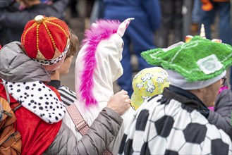 Rose Monday parade in Düsseldorf, spectators, in costumes, at the street carnival, North