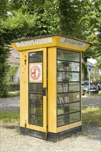 Telephone box, Alt-Lübars, Lübars, Reinickendorf, Berlin, Germany, Europe