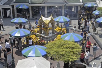 Erawan Shrine, Bangkok, Thailand, Asia