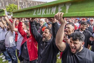 Demonstration of many thousands of steelworkers in front of the headquarters of ThyssenKrupp Steel