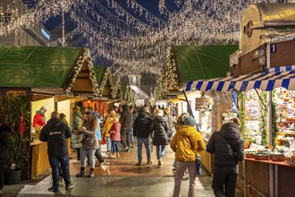 Pre-Christmas season, Christmas market in the city centre of Essen, Kennedyplatz, light decoration,