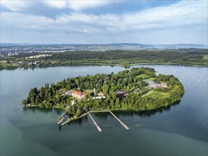 The island of Mainau in Lake Constance with the jetty and the baroque Mainau Castle, built between