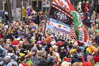 Rose Monday parade in Düsseldorf, foot groups of carnival societies and other participants in the