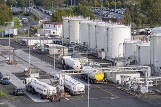 Düsseldorf Airport, fuel depot, this is where the tankers are filled, which bring the paraffin to