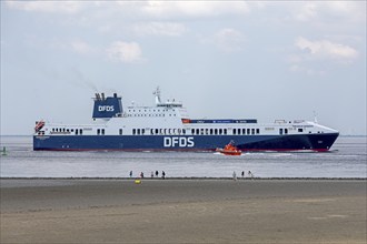 Ship, ferry, people, beach, North Sea, Cuxhaven, Lower Saxony, Germany, Europe