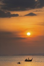 Sunset at Railay beach, evening mood, sun, evening, boat, sea, seascape, cloud, sunbeam, romantic,