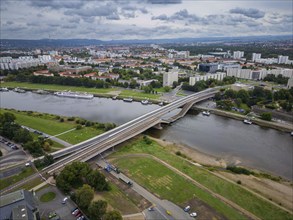 Dresden's Carola Bridge has collapsed over a length of around 100 metres. The section on which the