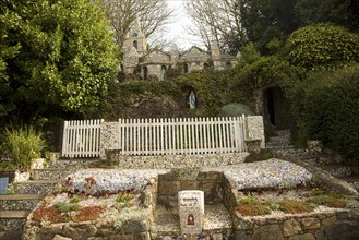 Little Chapel, Guernsey is possibly the smallest chapel in the world. It was built out of seashells