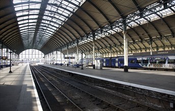 Platform and train tracks Paragon railway station, Hull, Yorkshire, England, United Kingdom, Europe