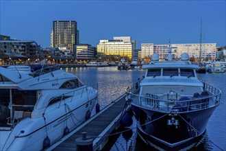 Willemdok, Jachthaven Antwerpen harbour basin, old harbour district, Het Eilandje of Antwerp,