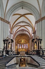 Interior view of Bonn Minster, nave with view of the east apse and access to the crypt, Bonn, North