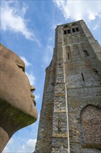 Sculpture Blik Van Licht and Our-Lady of the Assumption church, Onze Lieve Vrouw-Hemelvaartkerk in