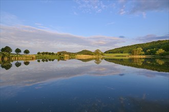 Lake with reflection in spring with castle at sunset, Veste Wachsenburg, Amt Wachsenburg, Drei