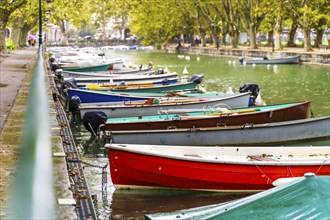 Boats at waterfront of city of Annecy, Departement Haute-Savoie, region Auvergne-Rhône-Alpes,