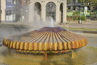 Thermal spring, Kochbrunnen, Kochbrunnenplatz, Wiesbaden, Hesse, Germany, Europe