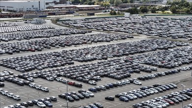 Volkswagen new cars standing in a car park at the Volkswagen plant, Wolfsburg, 29.09.2024. The