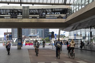 Cycle path, cycle motorway, on De Ruijterkade, at Amsterdam Centraal station, Amsterdam,