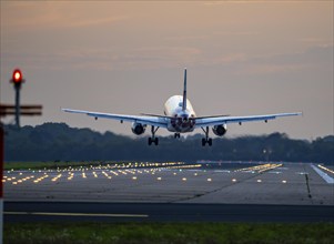 Approach to Düsseldorf International Airport, Runway North, 05L/23R, Lighting, North