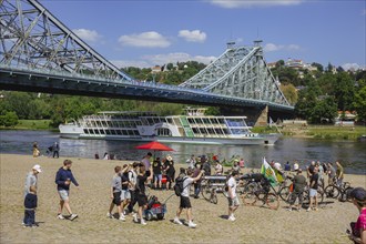 Men's groups out and about on the Dresden Elbe cycle path on the blauen Wunder..., Dresden, Saxony,