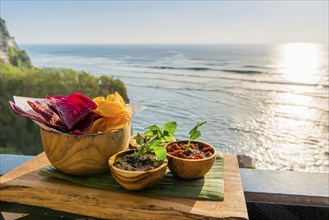 Vegetable chips with dip as a snack, sea view, evening mood, food, healthy, vegetarian, nutrition,