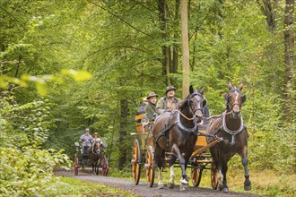 Presentation and route ride, all carriages in stylish tension, popular sporting event over approx.