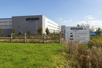 Amazon Fulfilment centre BRS2, warehousing and distribution building, Symmetry Park, Swindon,