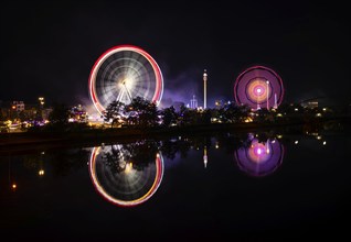 Night shot, overview, reflection in the river Neckar, Ferris wheel, Europa Rad, Gladiator, rides,