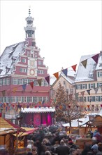 Esslingen Christmas market from 17.12.2022. Snow-covered houses at the town hall square in