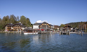 Jetty with Hotel Schiffmeister in autumn, Schönau am Königssee, Berchtesgaden, Bavaria, Germany,