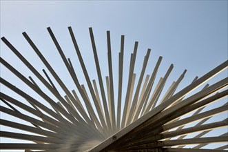 Sculpture Lebenskraft by the Spanish sculptor and draughtsman Andreu Alfaro on Jockel-Fuchs-Platz,