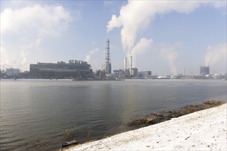 BASF plant site on the Rhine, chemical company, foggy mood, snow, Ludwigshafen,