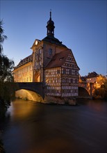 Night shot, Upper Bridge, Old Town Hall, Regnitz, historic old town, blue hour, evening mood,