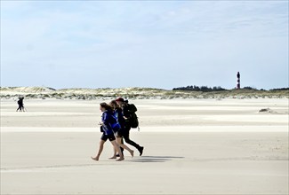 Holidaymakers on the beach of Wittdün, Amrum Island, 23.05.2021