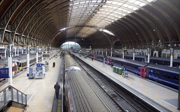 Trains at platforms, Paddington railway station, London, England, United Kingdom, Europe