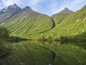 Norangdal valley, lake Lyngstøylvatnet, spring, Norway, Europe