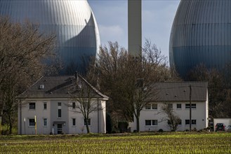 Residential buildings, digestion towers, sewage treatment plant of the Emschergenossenschaft in the