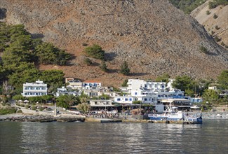 A picture of the Agia Roumeli town and the surrounding landscape and coast