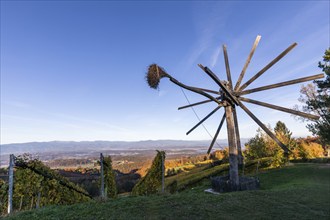 Autumn atmosphere, largest Klapotetz in the world in the vineyard, Demmerkogel, municipality of St.