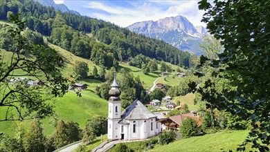 Maria Gern pilgrimage church with a view of the Untersberg