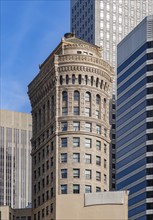 A picture of the Hobart Building, in Downtown San Francisco