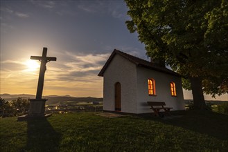 Evening atmosphere at the Linsberg Chapel in the Hessian Rhön