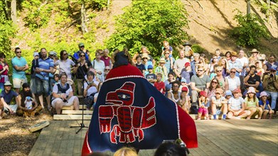 The Karl May Festival has been held every year since 1991 on a weekend in May in the Lössnitzgrund