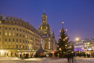 (Copyright © Sylvio Dittrich +49 1772156417) Christmas market on the Neumarkt at the Frauenkirche