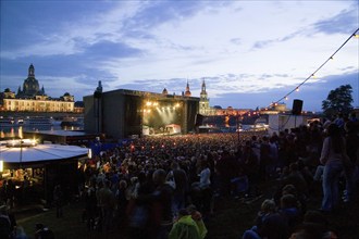 Film nights on the banks of the Elbe, concert