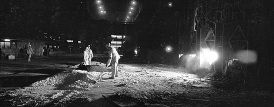 Steel production at the Hoesch AG steelworks in the Westfalenhuette on 4.12.1974 at the blast