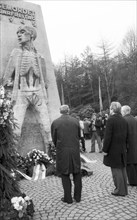 The tribute to those murdered by the Nazis on Good Friday 1945 was also a demonstration against