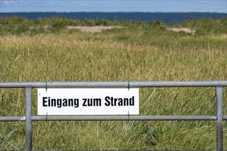 Sign Entrance to the beach, Eisentor, North Sea Island Föhr, Schleswig-Holstein, Germany, Europe